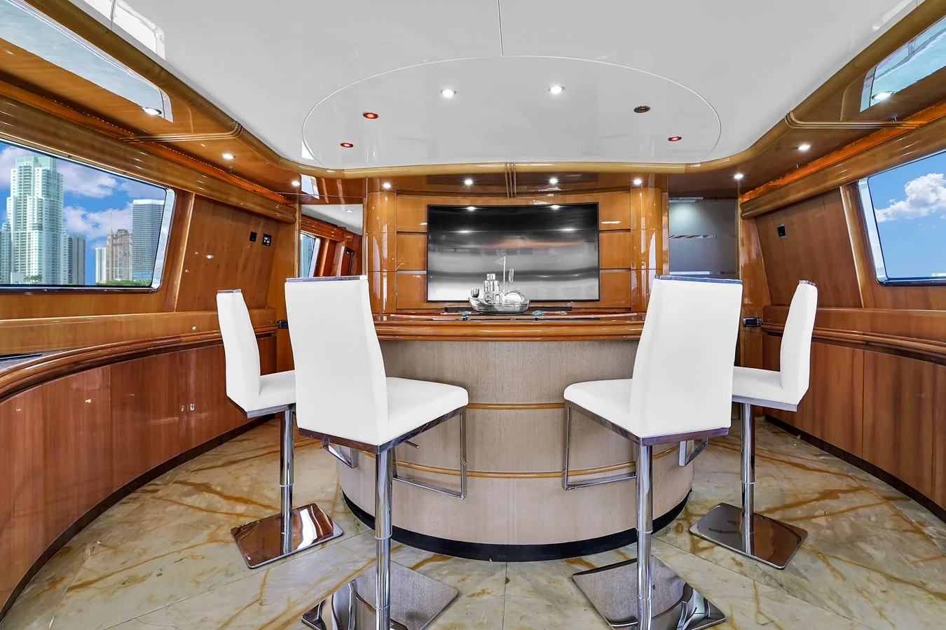 110ft Maiora Stamos Bien dining setup